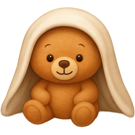 Süßer Teddybär versteckt sich unter einer on a cozy bed dünnen Bettdecke, die auch über seinen Kopf geht, aber man kann immer noch das Gesicht sehen er sitzt